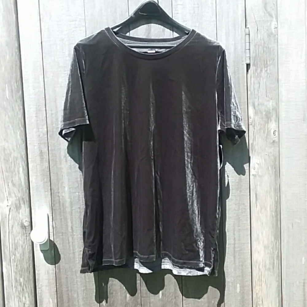{NWT} Old Navy | Gun Metal Grey Velvety Tee